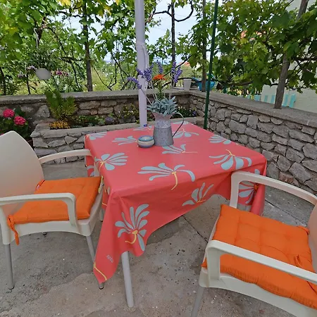 Apartment Roberto 3 *