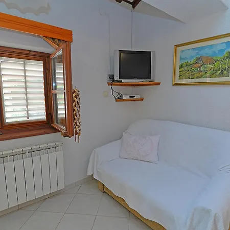 Roberto 3 ゲストハウス 3*